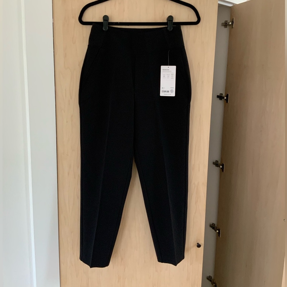 Athleta endless pants size 8P NWT